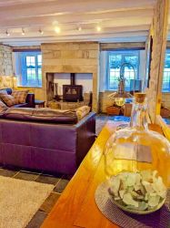 Pele View Cottage by the Sea