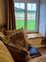 Pele View Cottage by the Sea