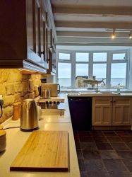 Pele View Cottage by the Sea