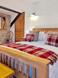 Pele View Cottage by the Sea