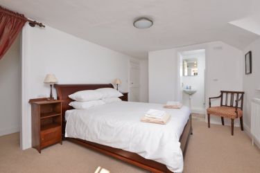 Main bedroom with en suite and walk in wardrobe