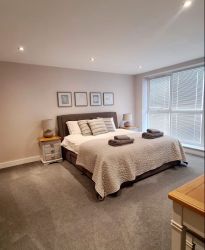 Bedroom 1 (First Floor Master)