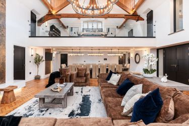 The Old School Manor