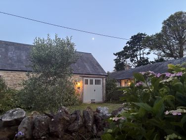 Looking towards the stable & barn