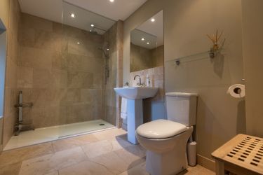 Leet Shower Room