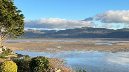 Otter - Aberdovey Hillside Village - balcony view se