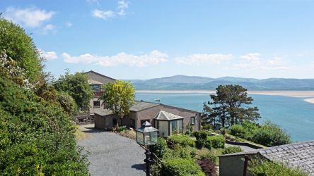 Otter - view from Aberdovey Hillside Village to se