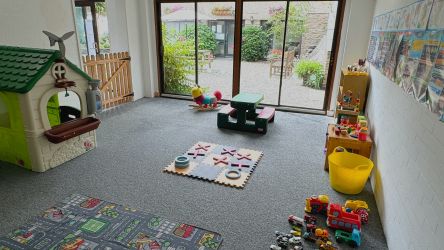 Otter - Aberdovey Hillside Village "Reception Courtyard" under 8s Huge Games Room