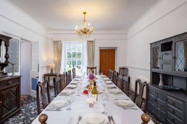 Grand Dining table to seat 16