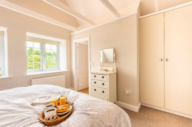 Just what we needed, peace and quiet in this beautifully thought out cottage.