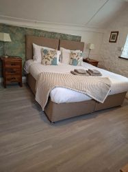 Ground Floor Super king zip link bedroom