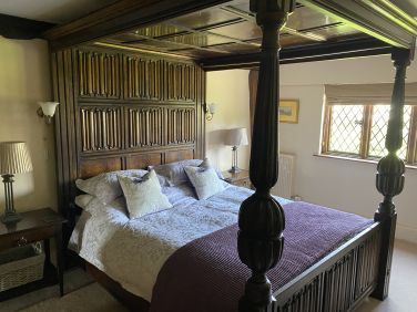 Bedroom 4 - Kingsize 4 poster bed