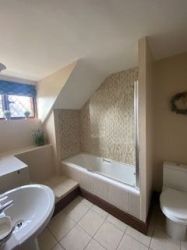 Bathroom for Rooms 10 & 11