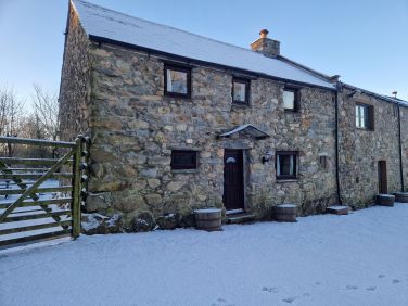 Whitrow Cottage in the snow