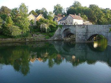 Ludford Bridge and The Charlton Arms, just 2 minutes away.