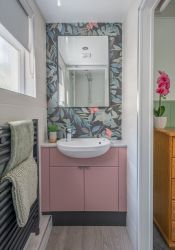 Larchside Apartment