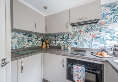 Larchside Apartment