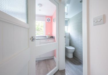 Larchside Apartment