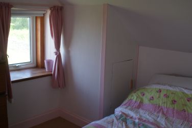 Small double bedroom.
