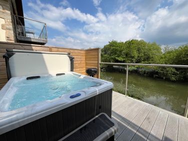 Skylark Lodge