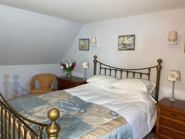 King side bedroom (upstairs)
