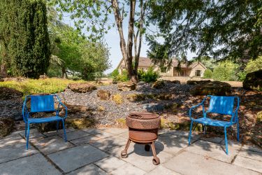 BBQ & Pizza oven area