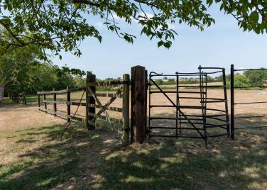 Kissing gate to field