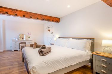 King ensuite ground floor