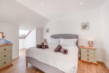King bedroom (top floor with bathroom opposite)
