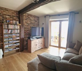 Seperate Snug Room  with tv and games consoles