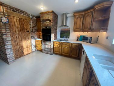 Large kitchen space for cooking
