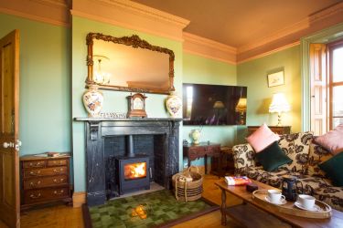 The East Lounge
