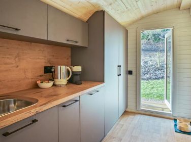Pantygelli Escapes Woodland Hot Tub Lodge