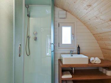 Pantygelli Escapes Woodland Hot Tub Lodge