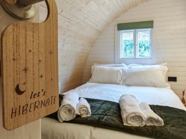 Pantygelli Escapes Woodland Hot Tub Lodge