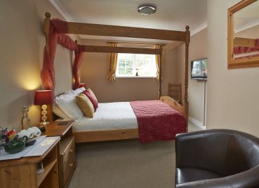 Four poster double room