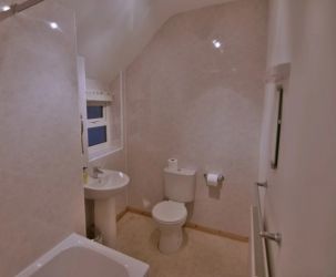 Drifters main bathroom