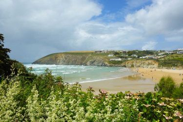 Headland walks from Mawgan Porth Beach