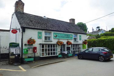 Pretty St Mawgan with a pub, tea room, and Japanese Garden