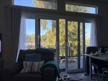 3 glass doors running length of lodge
