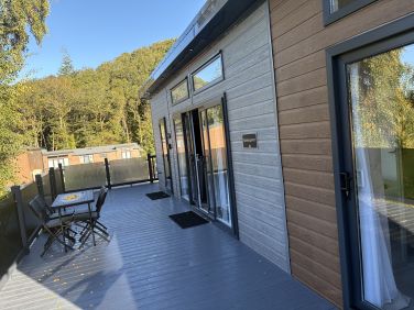 Supersize anti slip decking