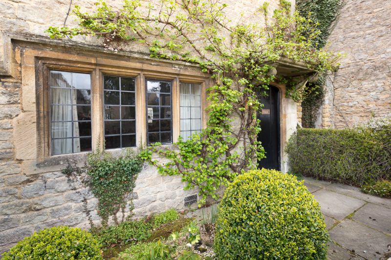 Park Cottage, Luxury Rental in The Cotswolds, Sleeps 6, Open Fire