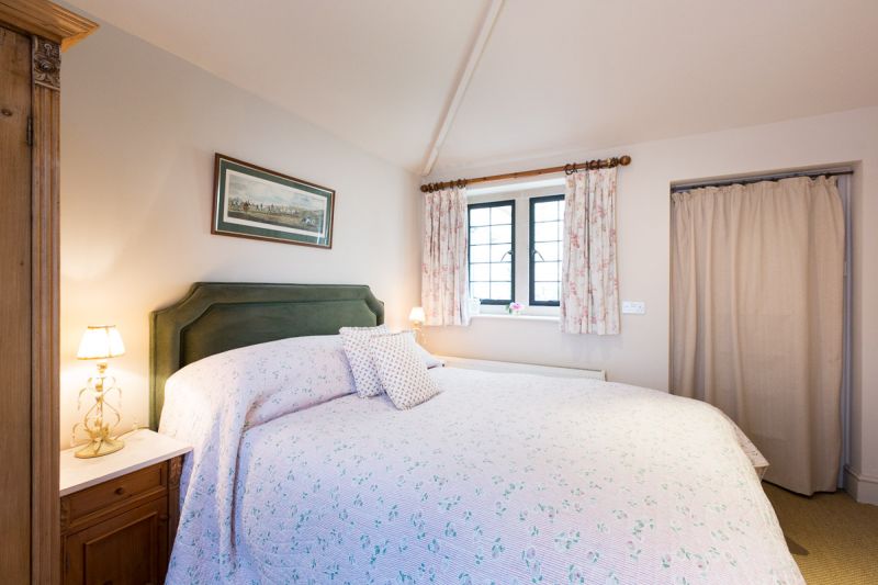 Park Cottage, Luxury Rental in The Cotswolds, Sleeps 6, Open Fire