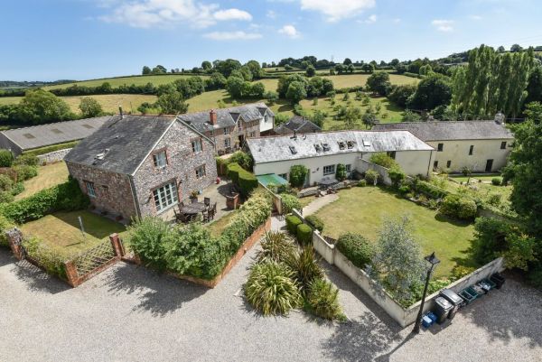 Hameldown 4 Bedroom Holiday Cottage In Devon Sleeps 8 Pool Wifi