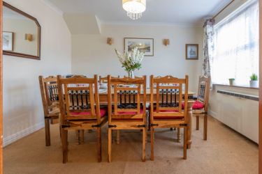 Dining Room - large table with seating for 8