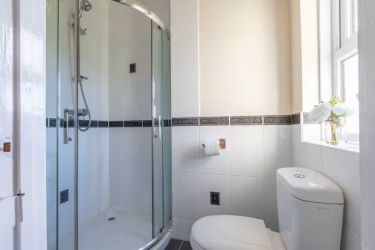 Ensuite Shower room