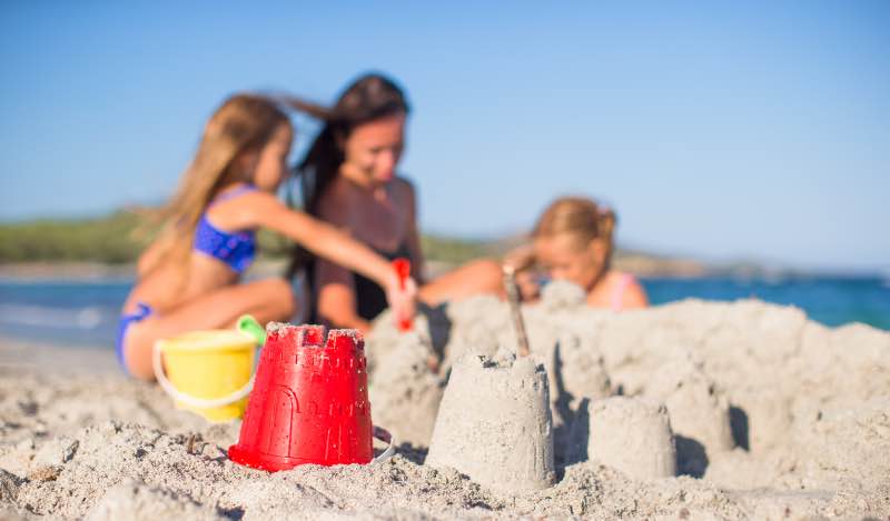 Children building castles