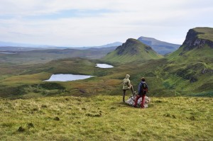 People looking out over the Quiraing