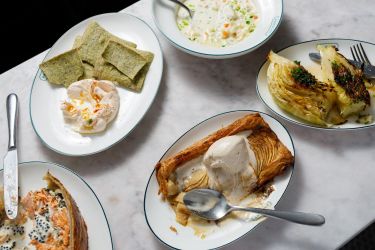The mouth-watering <i>Dishpatch</i> seafood supper includes: Cod roe with seaweed crackers, smoked haddock chowder, sea trout en cro&ucirc;te and apple tart with cinnamon cream. 